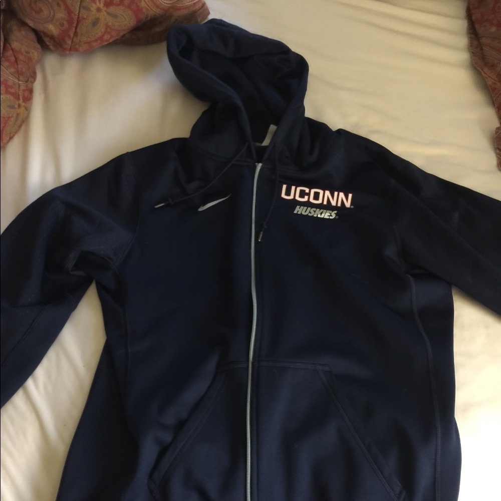 Men’s zip up UCONN hoodie
